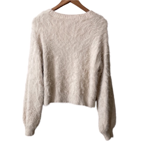 American Eagle 🦅 Fuzzy ‘Weekend’ woman’s sweater size small - Picture 3 of 7